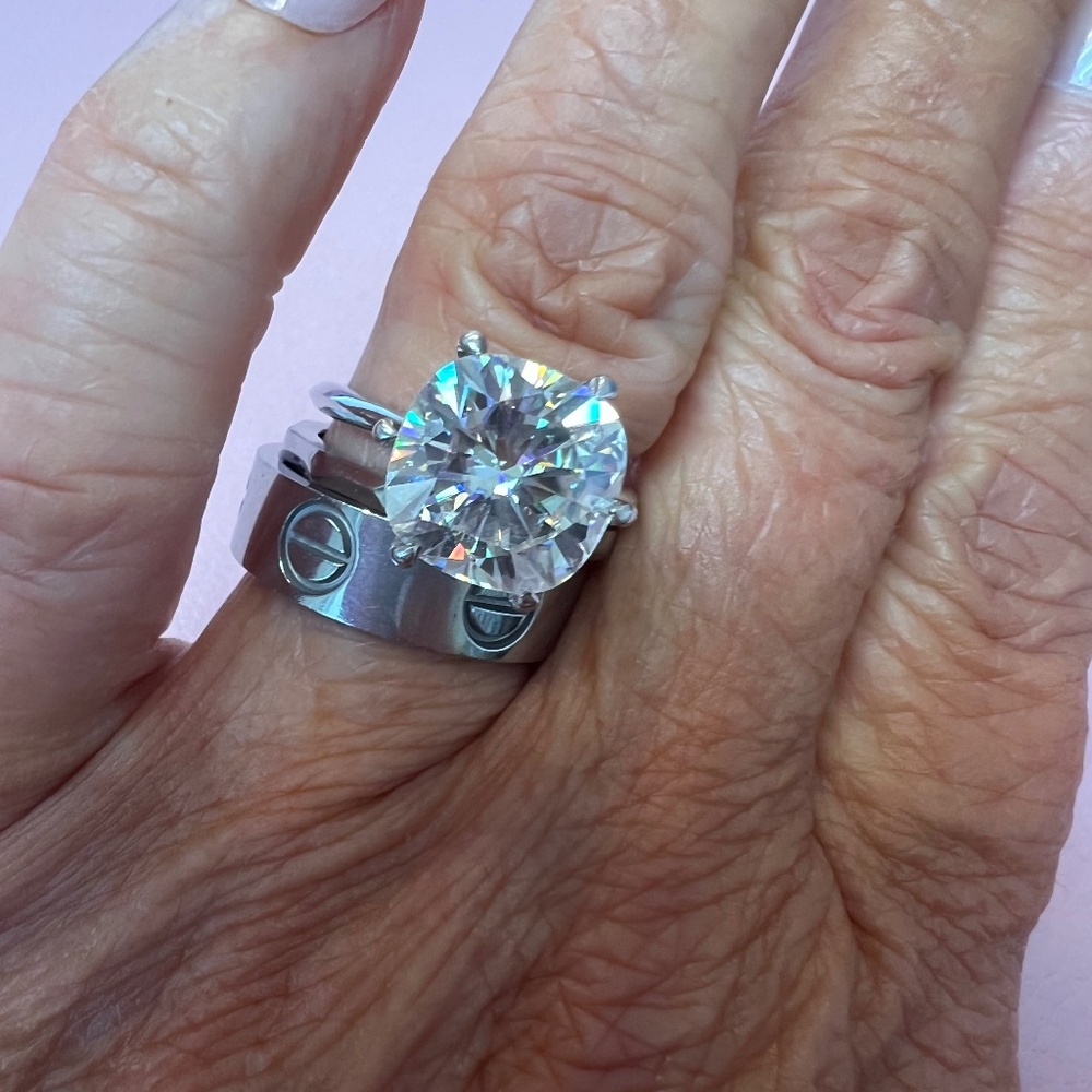 HPHT DIAMOND ENGAGEMENT RING